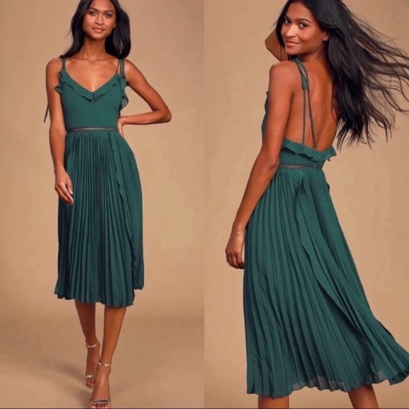 Lulus Dresses & Skirts - Emerald Green Ruffle Pleated Tie-Strap Dress 🌿